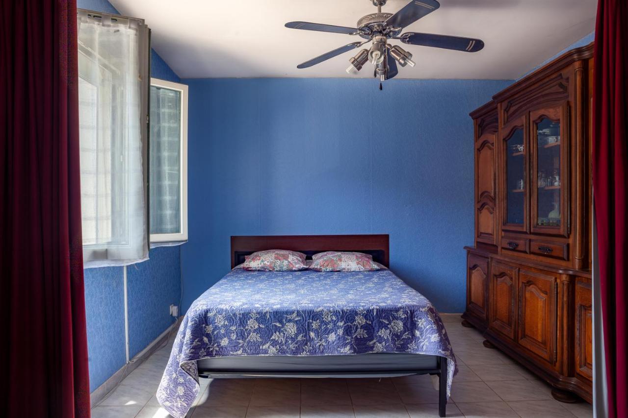 Appartement Avec Piscine Et Cuisine Roquefort la Bedoule Bagian luar foto