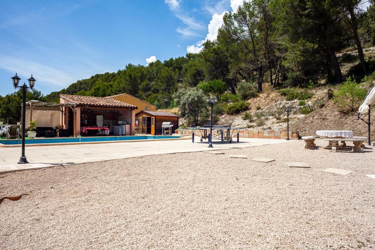 Appartement Avec Piscine Et Cuisine Roquefort la Bedoule Bagian luar foto